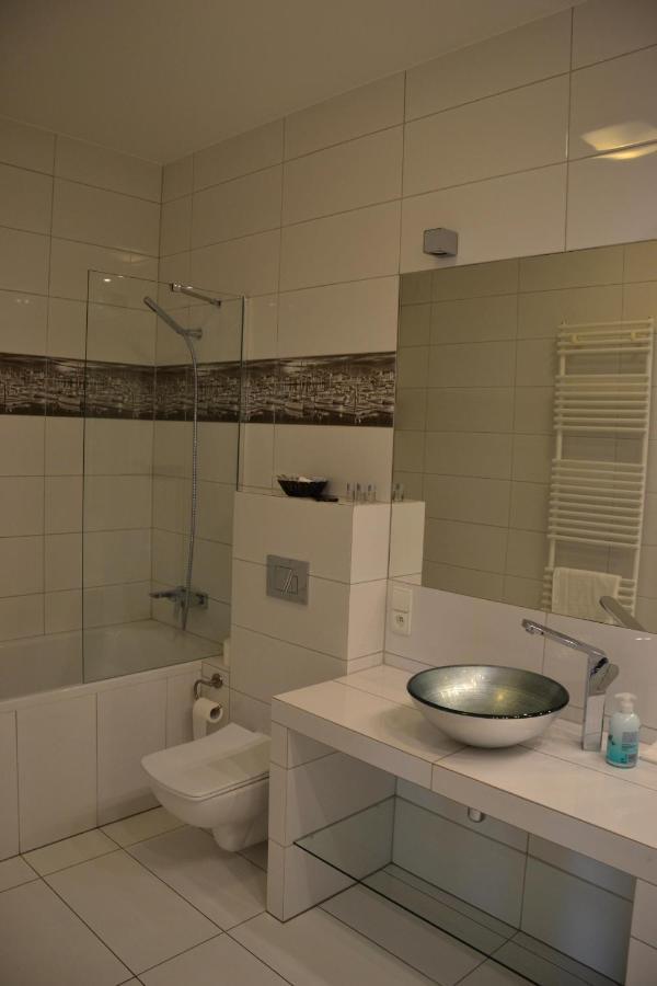 Apartamenty Centrum Nad Motlawa Z Widokiem Na Patio Z Balkonem กดัญสก์ ภายนอก รูปภาพ