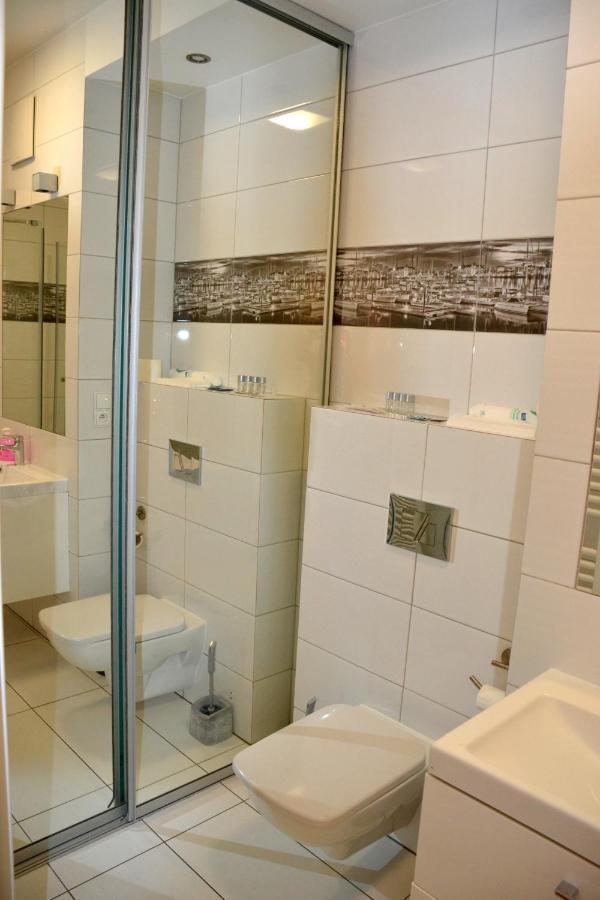 Apartamenty Centrum Nad Motlawa Z Widokiem Na Patio Z Balkonem กดัญสก์ ภายนอก รูปภาพ